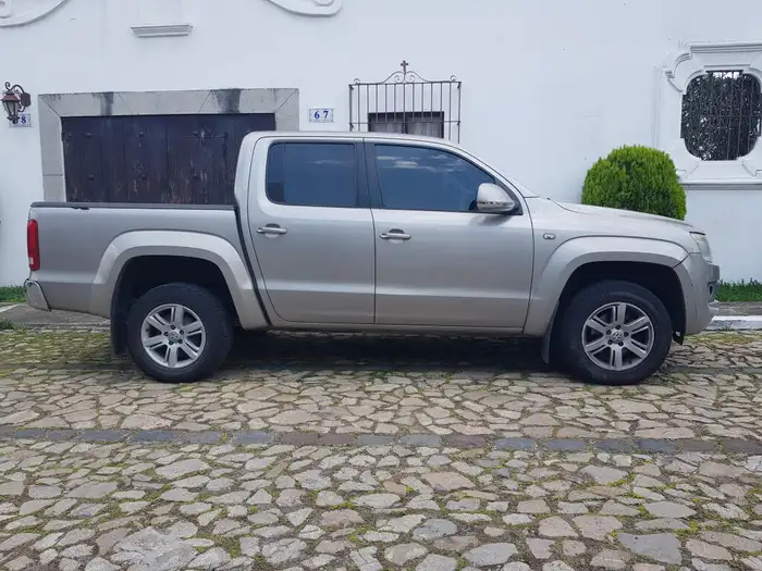 2013 Volkswagen Amarok Highline — 2