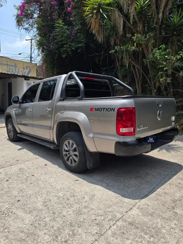 2023 Volkswagen Amarok Confortline — 2