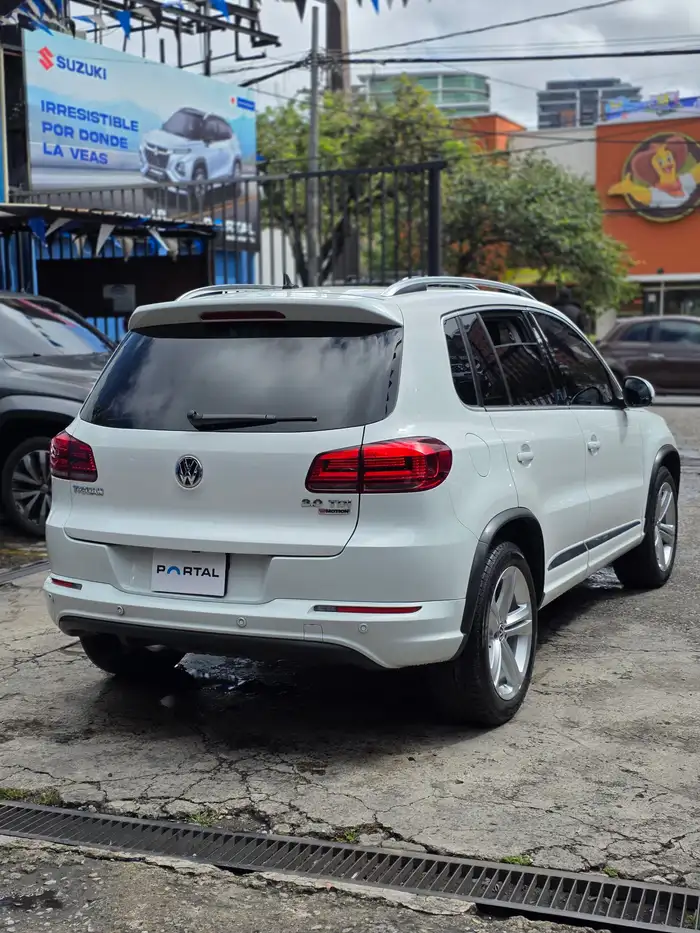 2016 Volkswagen Tiguan — 3