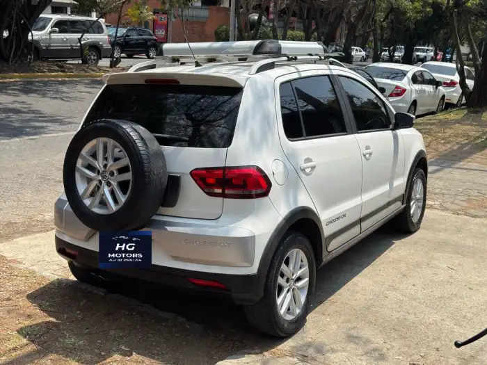 2016 Volkswagen CROSS FOX — 2