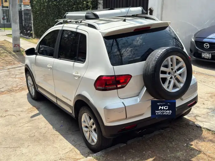 2016 Volkswagen CROSS FOX — 4