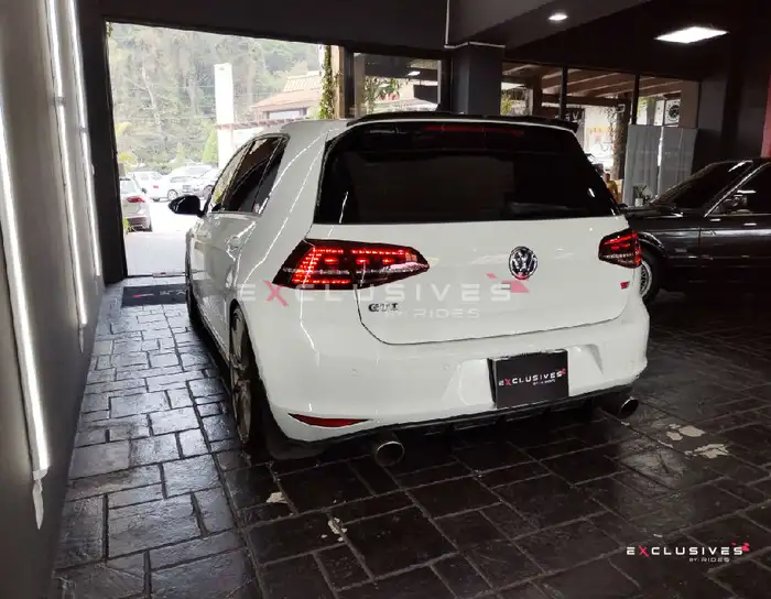 2015 Volkswagen GOLF — 4