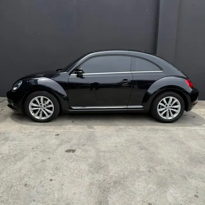 2016 Volkswagen BEETLE — 3
