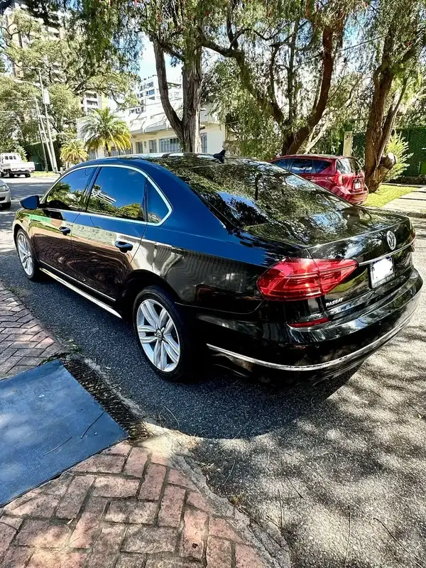 2016 Volkswagen PASSAT — 4