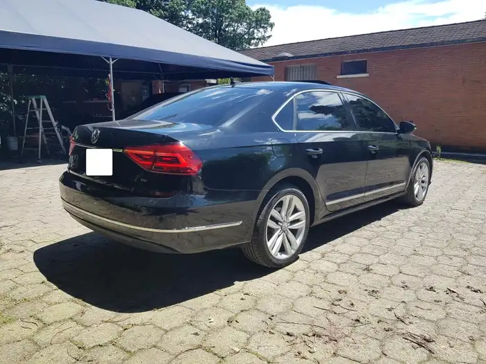 2016 Volkswagen PASSAT — 3