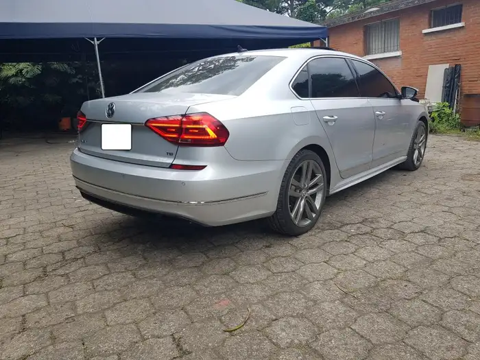 2016 Volkswagen PASSAT R — 3