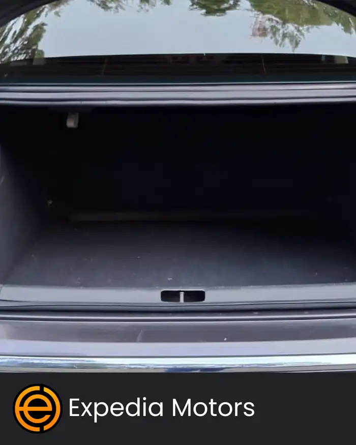 2010 Volkswagen PASSAT — 4