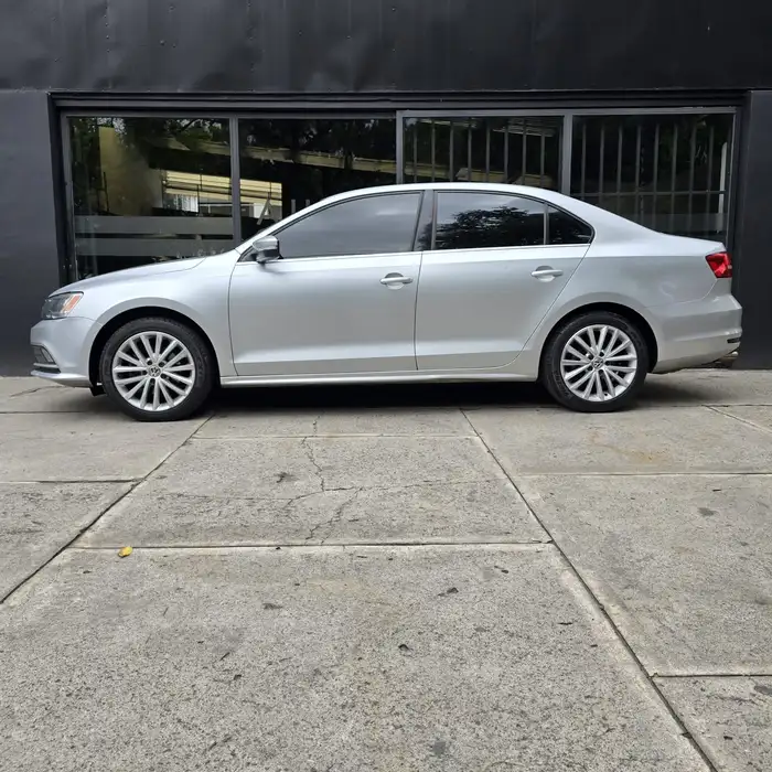 2015 Volkswagen JETTA — 3
