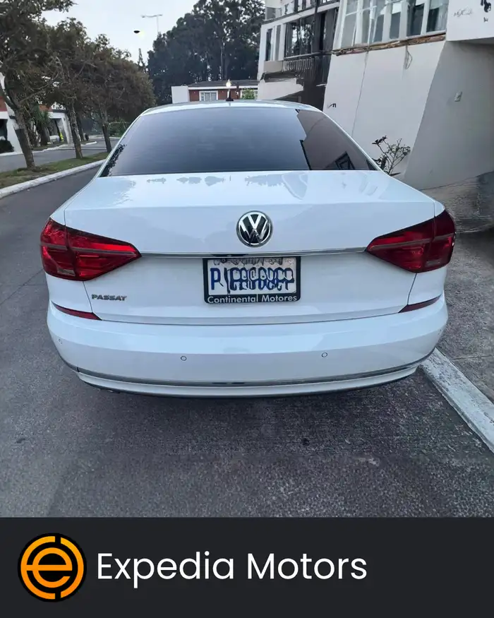 2016 Volkswagen PASSAT — 4
