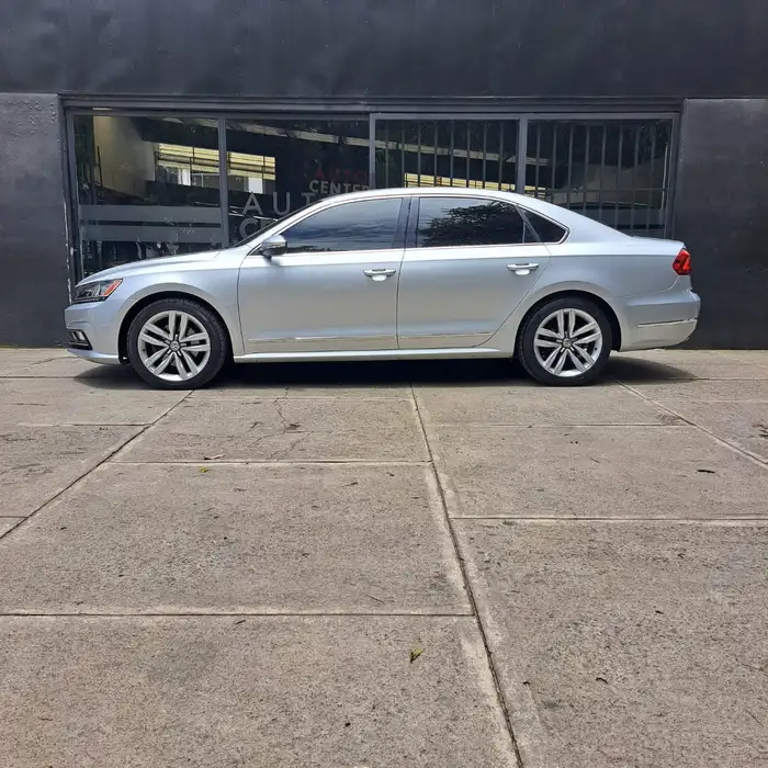2016 Volkswagen PASSAT — 3