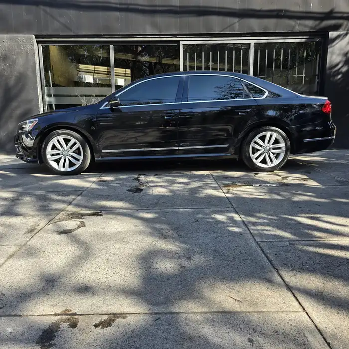 2016 Volkswagen PASSAT — 3