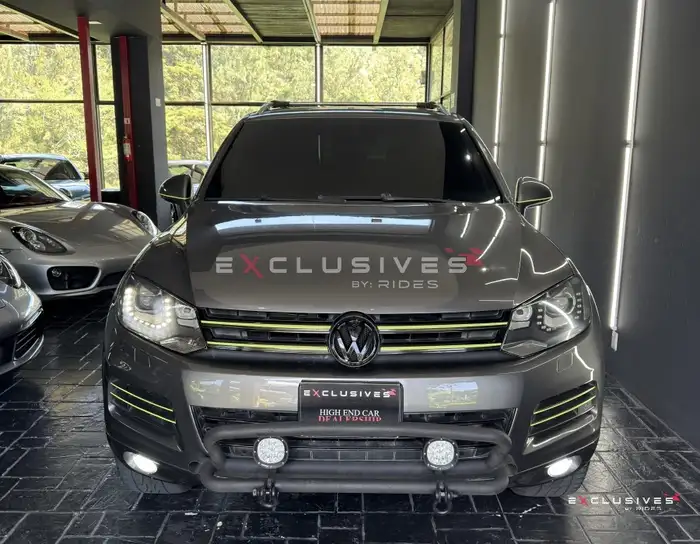 2012 Volkswagen TOUAREG — 2