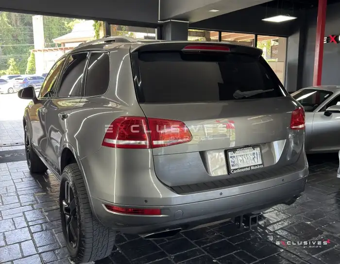 2012 Volkswagen TOUAREG — 4
