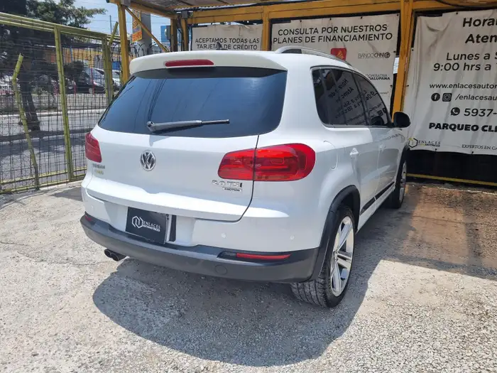 2014 Volkswagen Tiguan — 3