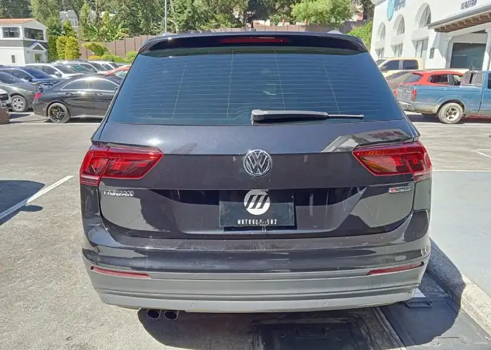 2018 Volkswagen Tiguan — 4