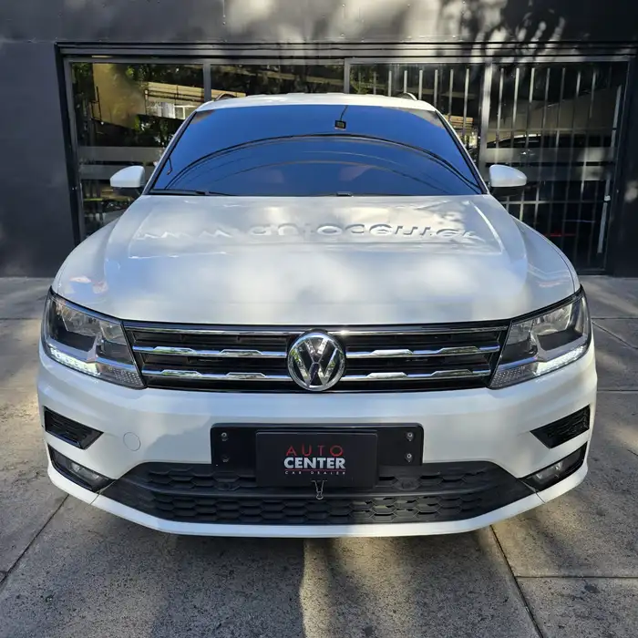 2021 Volkswagen Tiguan — 2