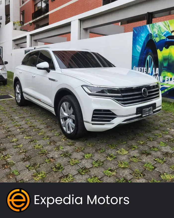 2022 Volkswagen TOUAREG — 1