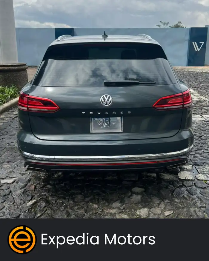 2022 Volkswagen TOUAREG — 3