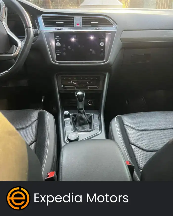 2022 Volkswagen Tiguan — 4