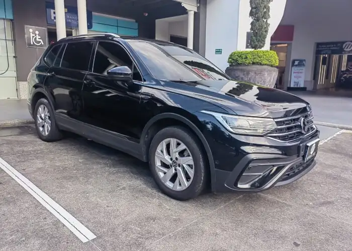 2022 Volkswagen Tiguan — 4