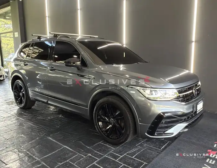 2023 Volkswagen Tiguan — 1