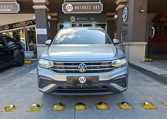 2023 Volkswagen Tiguan — 2