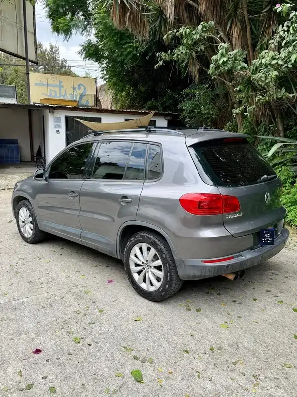 2012 Volkswagen Tiguan — 2