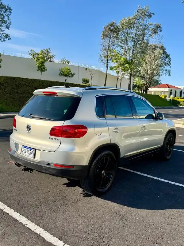 2013 Volkswagen Tiguan — 2