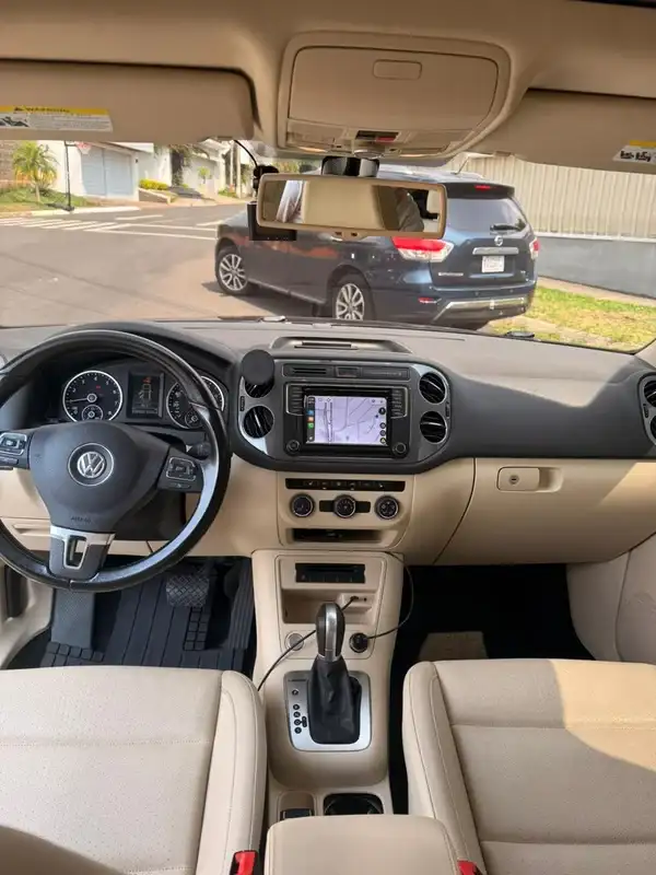 2017 Volkswagen Tiguan — 2