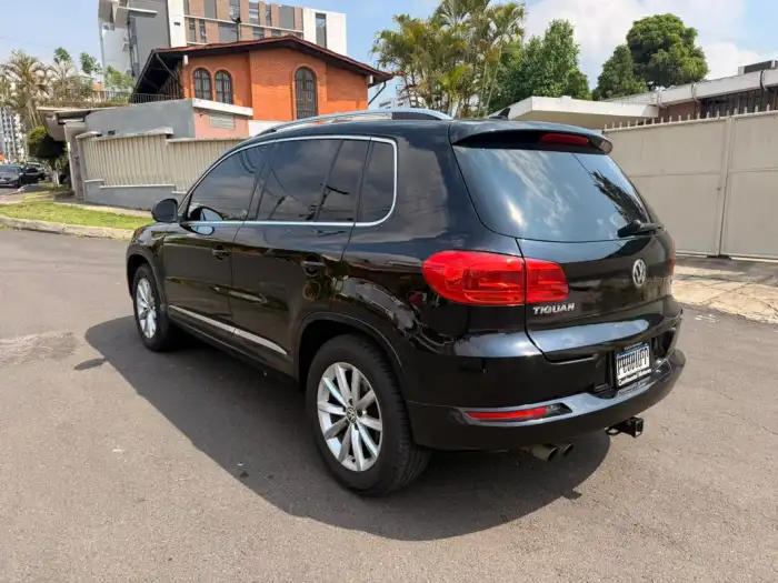 2017 Volkswagen Tiguan — 3
