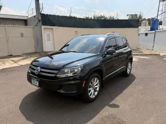 2017 Volkswagen Tiguan — 4
