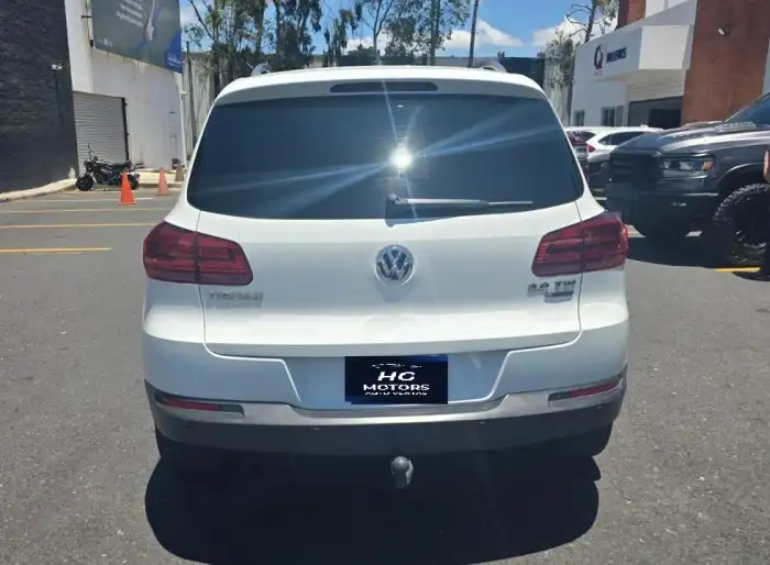 2016 Volkswagen Tiguan RLINE — 3
