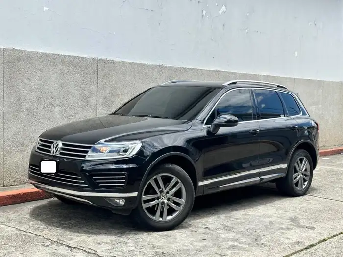 2015 Volkswagen TOUAREG — 1