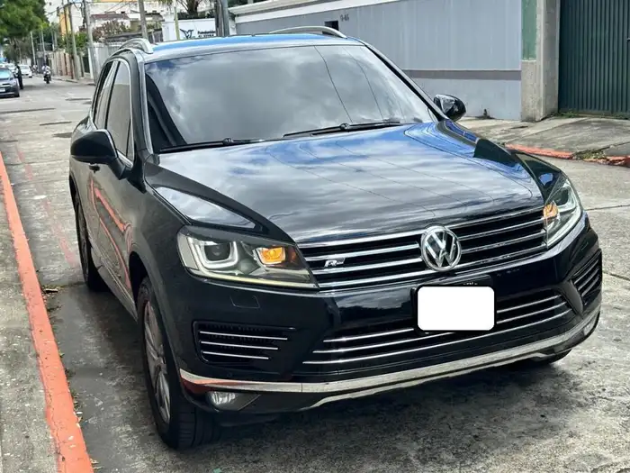 2015 Volkswagen TOUAREG — 3