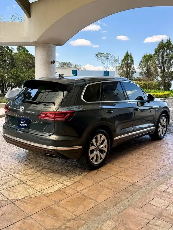 2020 Volkswagen TOUAREG — 4