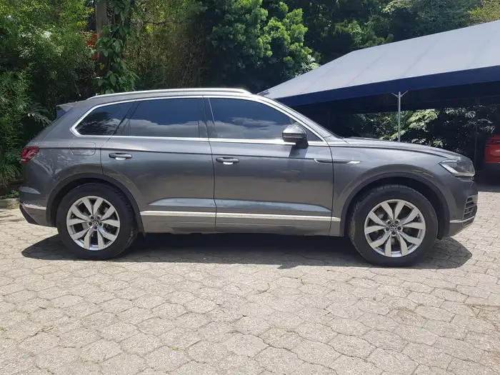 2023 Volkswagen TOUAREG — 2