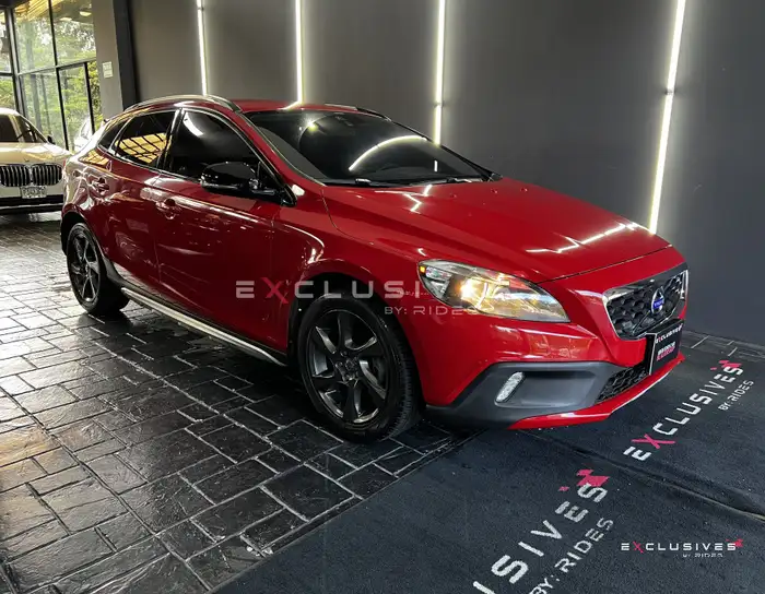 2013 Volvo V40 — 1